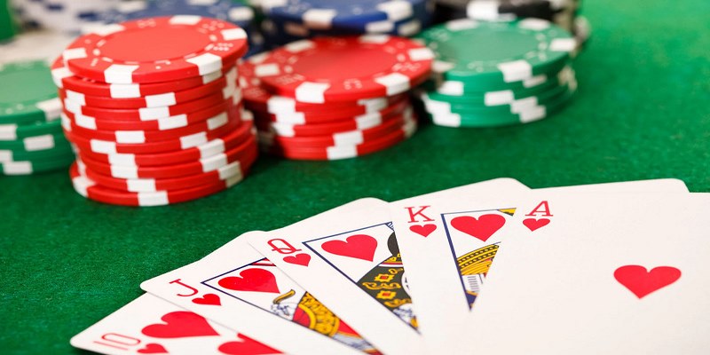 Áp dụng chiến thuật tố liên hoàn là cách chơi poker hiệu quả